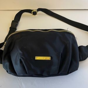 Madden Girl Black Bum Bag Waist Pouch Nylon Lightweight
